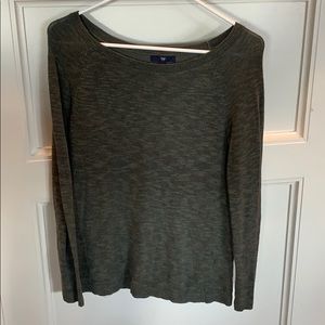 Forest green gap sweater in perfect condition!